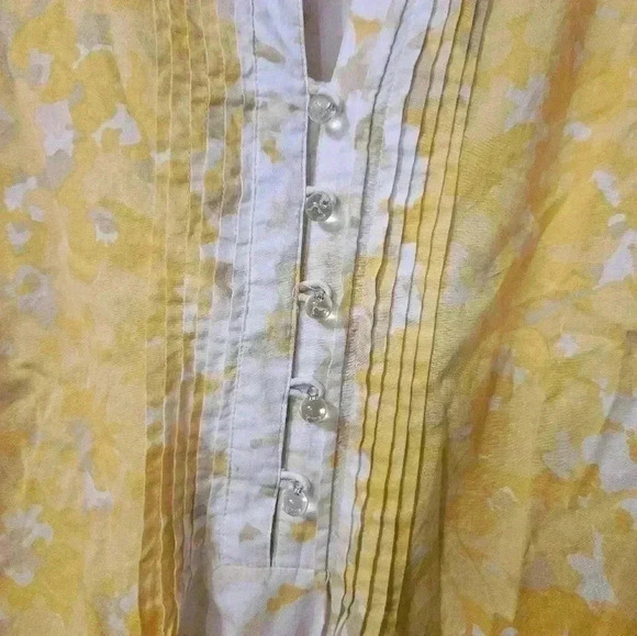 EUC! Liz Claiborne yellow and white blouse! - Picture 2 of 3